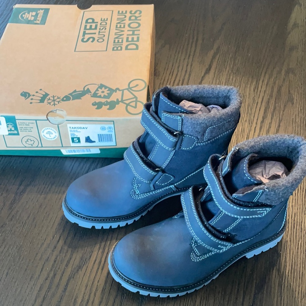 Kamik waterproof snow boots size 5